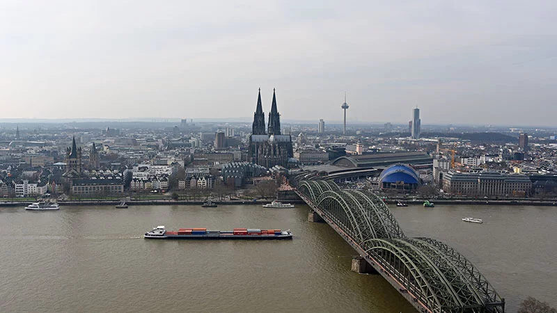 Skyline von Köln mit Dom und Hohenzollernbrücke
