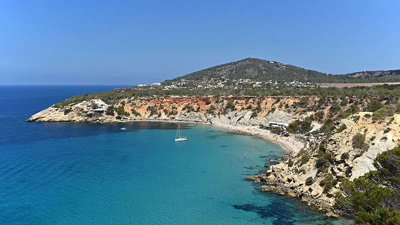 Bucht von Cala d Hort Ibiza