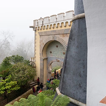 Tor am Pena Palace in Sintra