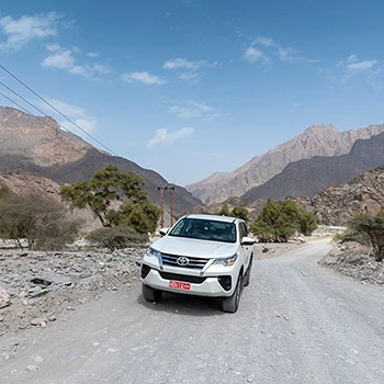 Fort Nakhal und die Berge im Oman