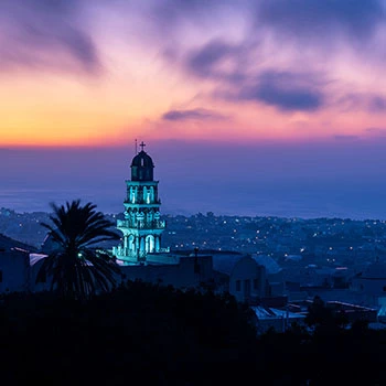 Sonnenaufgang über Emporio auf Santorin