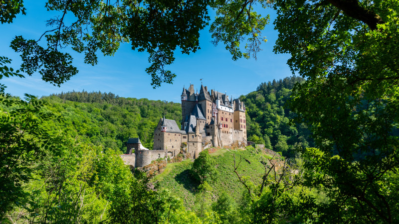 Burg Eltz im Eltzbachtal Burg Eltz im Eltzbachtal