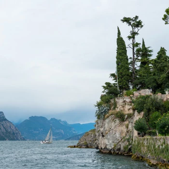 Gardasee mit Castello Scaligero di Malcesine