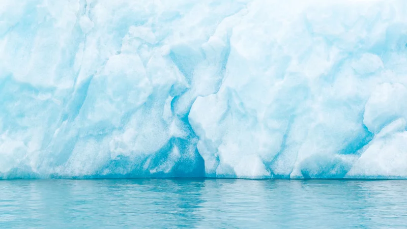 Eiswand im Jökulsarlon Gletschersee