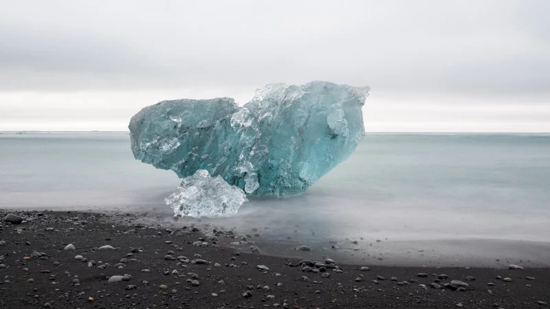 Chunks of ice at Diamond Beach