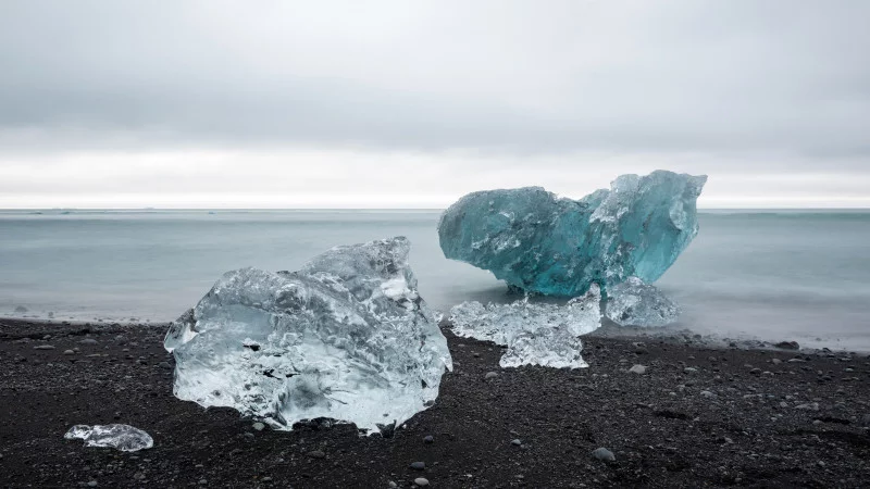 Glacial ice at Diamond Beach