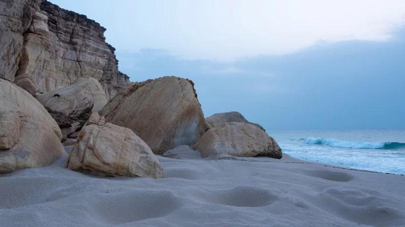 Küste am Strand von Ras Al Jinz