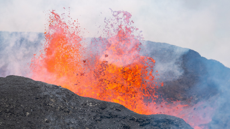 Lava Fontäne am Fagradalsfjall Vulkan Lava Fontäne am Fagradalsfjall Vulkan