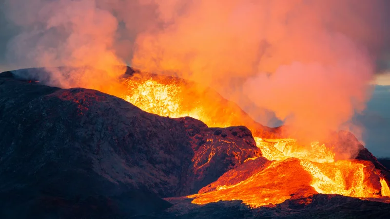 Bubbling lava at Fagradalsfjall volcano