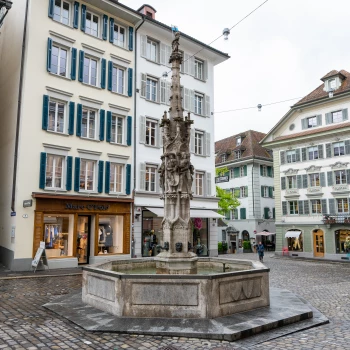 Brunnen am Weinmarkt in Luzern