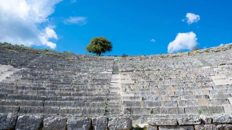 Treppen im Amphietheater von Dodoni