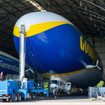 Luftschiffe im Hangar