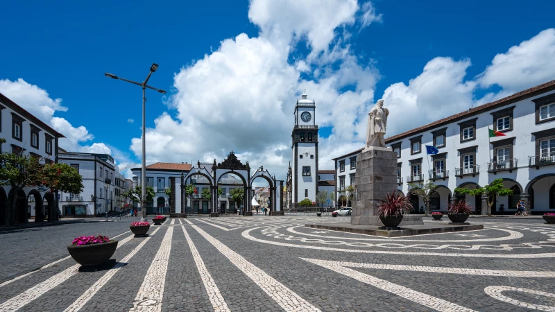 Portas da Cidade in Ponta Delgada