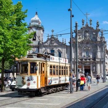 Tram in front of the Igreja do Carmo