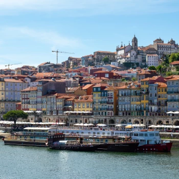 Douro und Cais da Ribeira in Porto