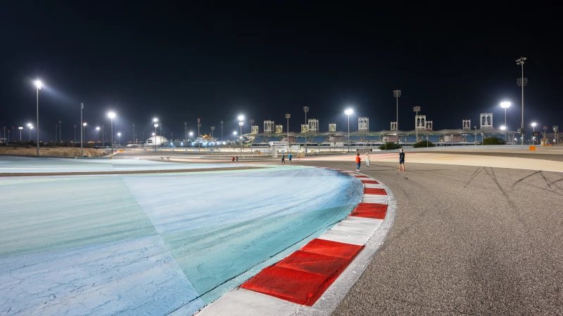 Nachtspaziergang auf dem Bahrain International Circuit