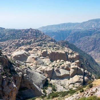 Sheq Al-Reesh Trail