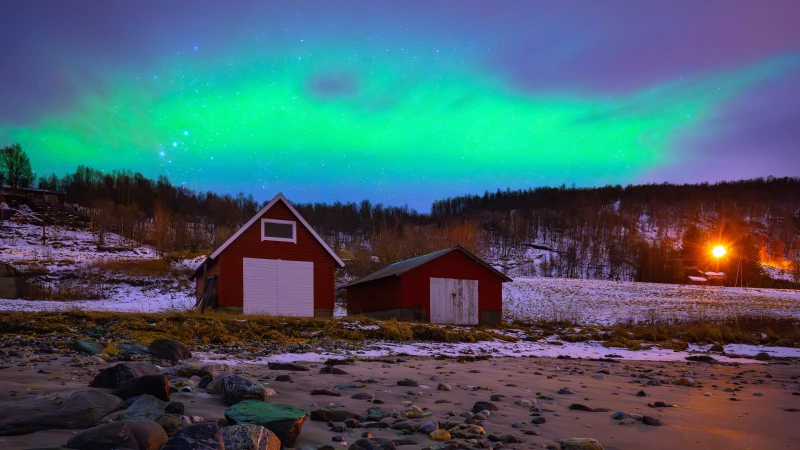 Aurora with boathouse Aurora with boathouse