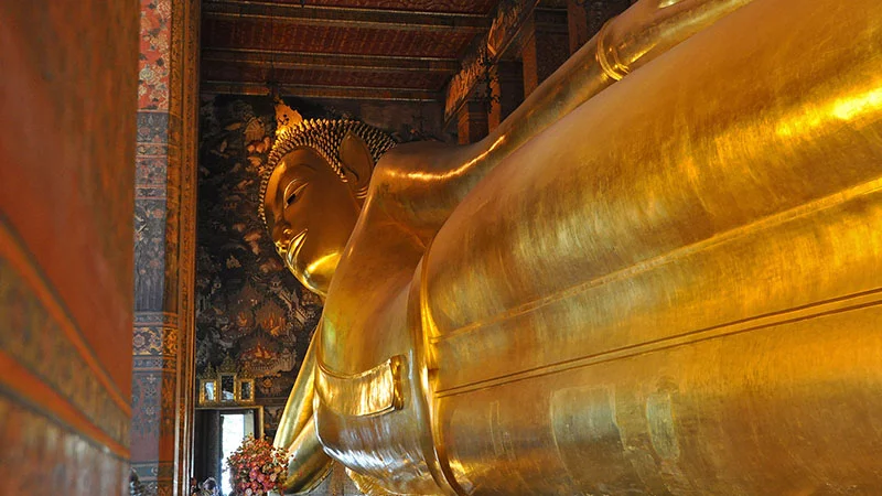 Liegender Buddha im Wat Pho in Bangkok