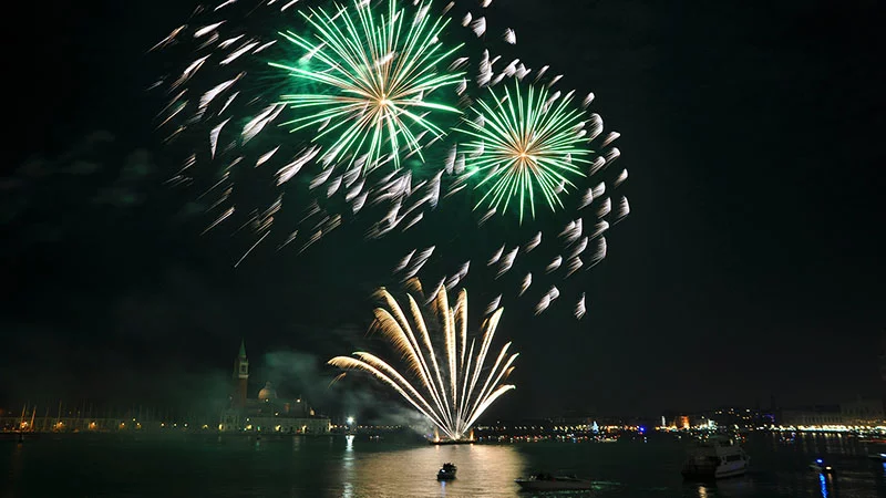 Venedig - Silvesterfeuerwerk in grün