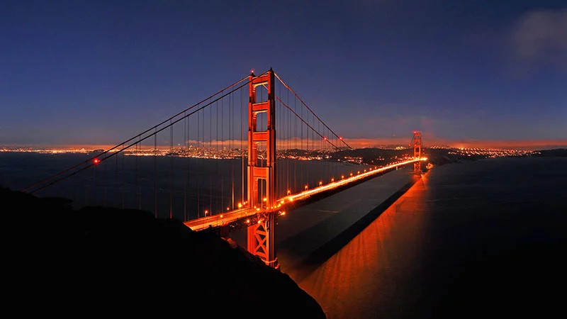 Golden Gate Bridge bei Nacht