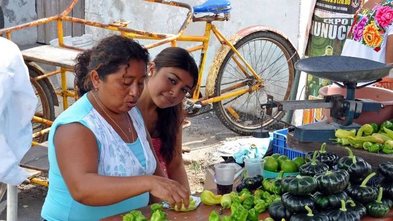 Mexikanerin auf dem Markt in Hunucma