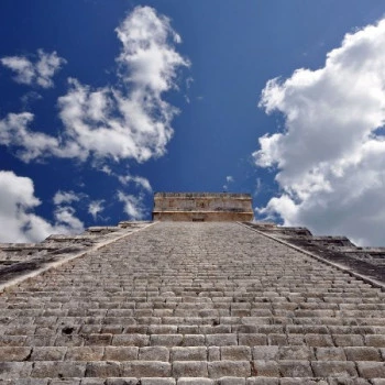 Stufen in den Himmel an den Pyramiden in Chichen Itza