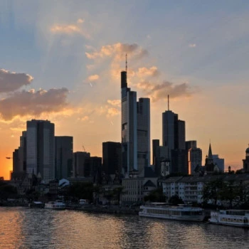 Skyline Frankfurt am Main bei Sonnenuntergang