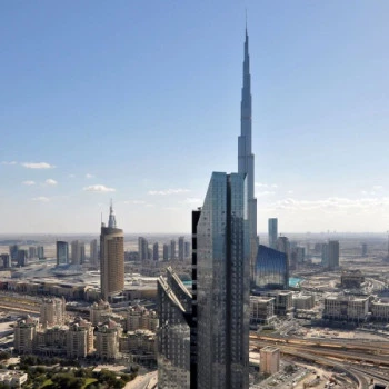 Das Burj Khalifa in der Skyline von Dubai