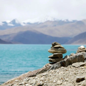 Yamdrok-Tso Lake Tibet Wallpaper 