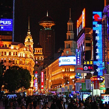 Shopping street Nanjing Road in Shanghai