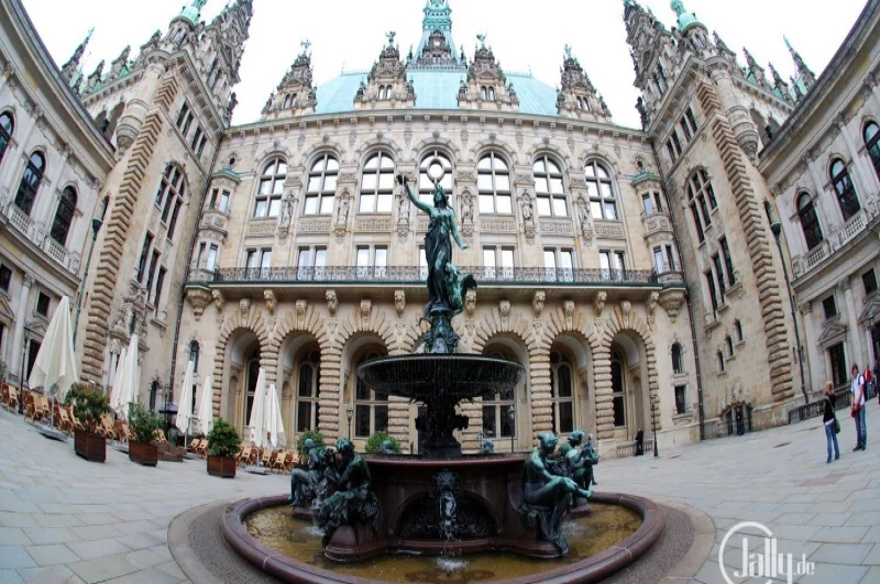 Wallpaper inner courtyard of Hamburg town hall with fountain