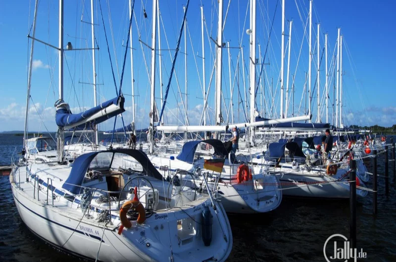 Segelboote im Hafen von Breege auf Rügen